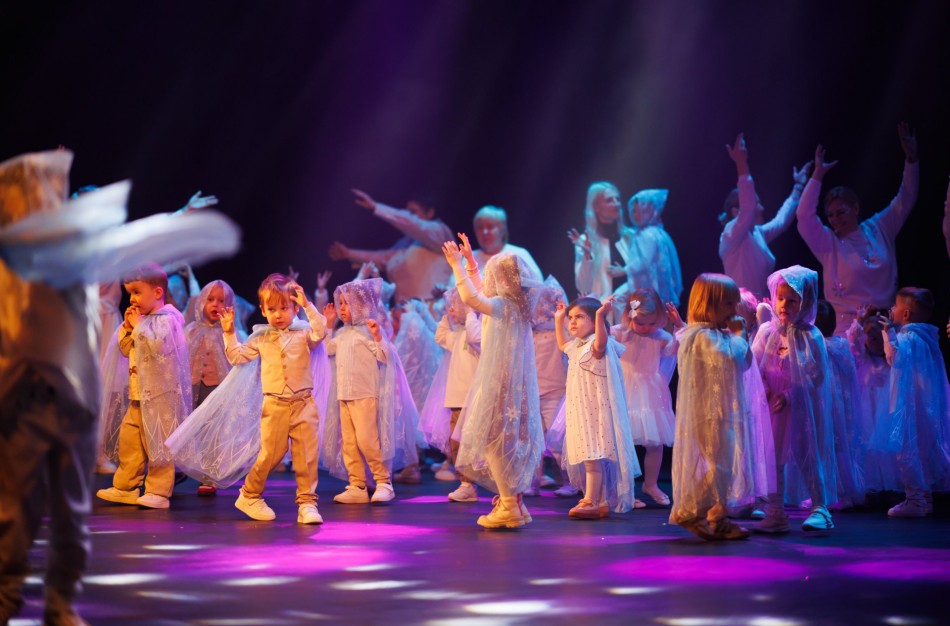 Jonavos kultūros centre – šilta „Lakštingalėlės“ Kalėdų šventė