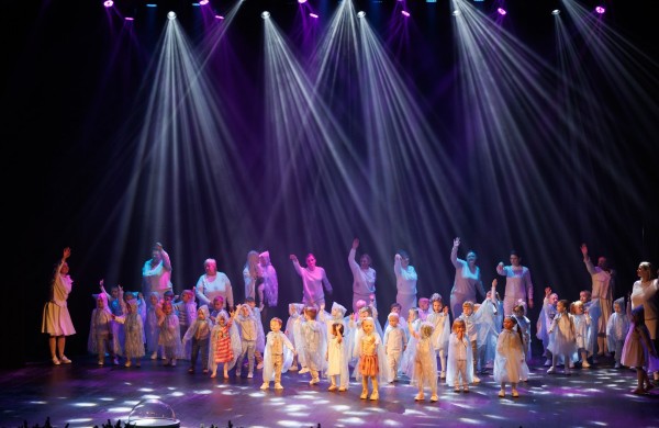 Jonavos kultūros centre – šilta „Lakštingalėlės“ Kalėdų šventė