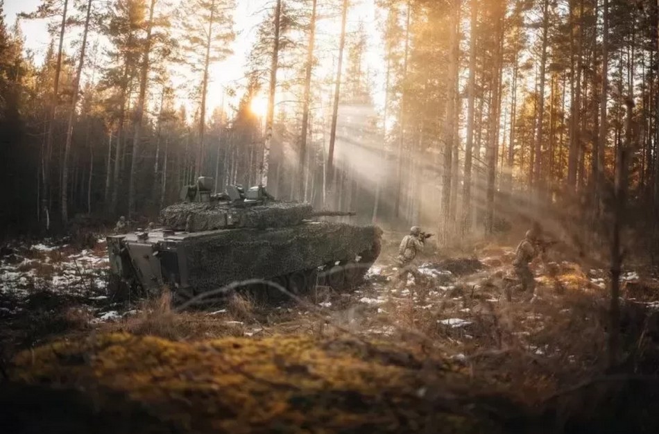 Lietuva įsigis 100 švediškų pėstininkų kovos mašinų CV90