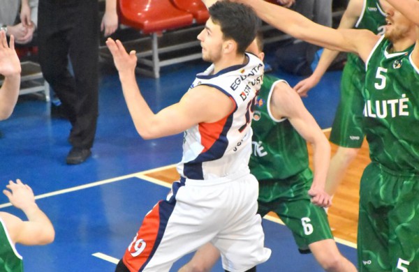 Tado Sebežiovo vedama „Petrochema-Dextera“ nukovė „Šilutę“