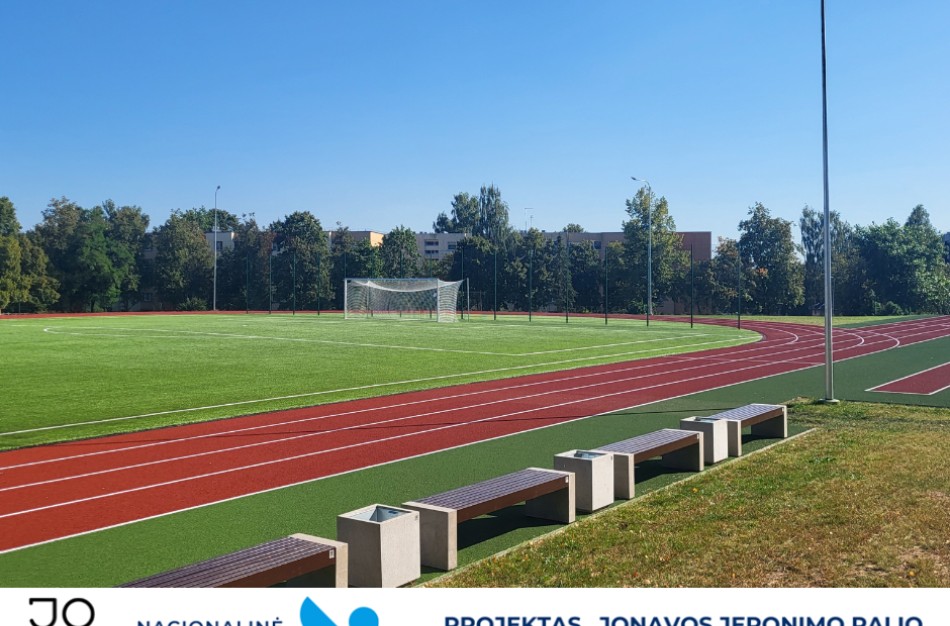 Jonavos rajono savivaldybės administracija baigia įgyvendinti projektą „Jonavos Jeronimo Ralio gimnazijos stadiono atnaujinimas“