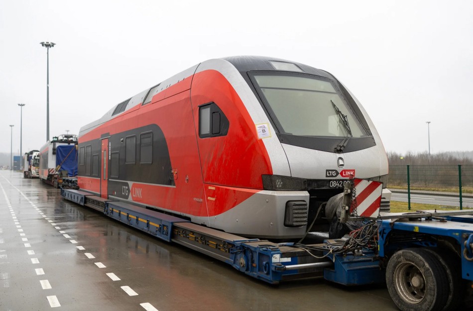 Į Lietuvą atvyko pirmasis baterinis „Stadler“ traukinys