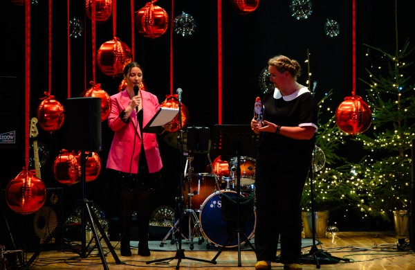 Užusalių bendruomenė jaukiai susibūrė tradiciniame padėkos vakare „Žiemos nakties gala – bliuzo ritmu 2025“