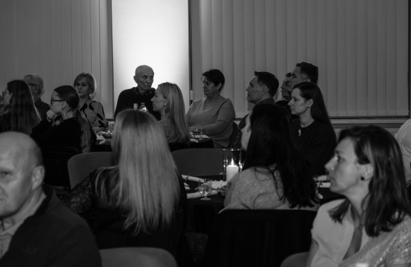 Užusalių bendruomenė jaukiai susibūrė tradiciniame padėkos vakare „Žiemos nakties gala – bliuzo ritmu 2025“