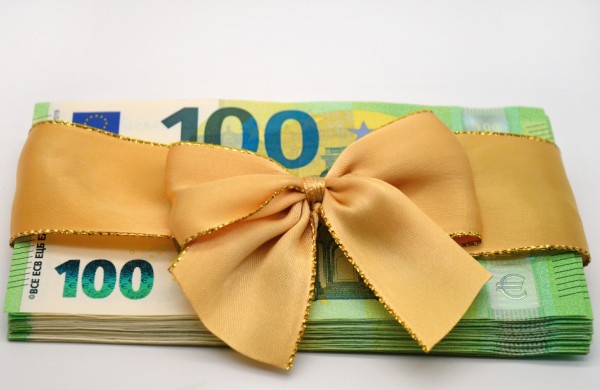 Metų pabaigos premijos: kada – tik motyvacija, o kada – ir darbdavio pareiga?