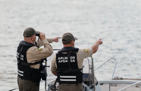 „Saugom lašišą“: šiurkščių pažeidimų mažėja, bet norinčiųjų neteisėtai gaudyti lašišas vis dar yra