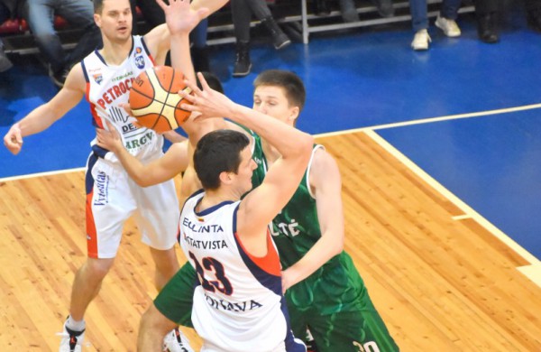 Tado Sebežiovo vedama „Petrochema-Dextera“ nukovė „Šilutę“