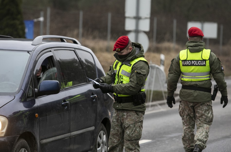 Ekstremaliosios situacijos metu kariams suteiktos specialios teisės