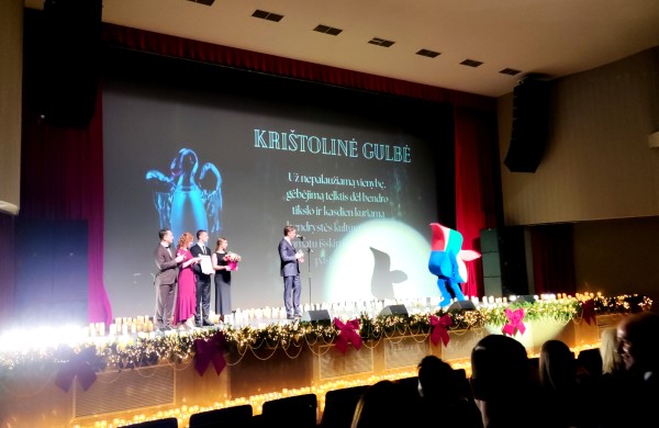 Jonavoje įteiktas garbingiausias miesto apdovanojimas: pirmą kartą – visai bendruomenei