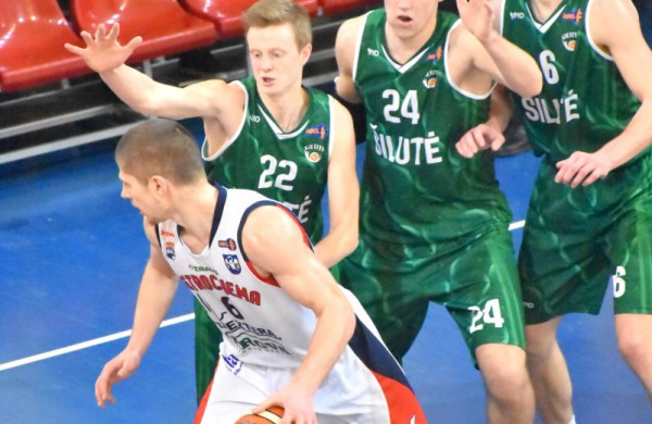 Tado Sebežiovo vedama „Petrochema-Dextera“ nukovė „Šilutę“