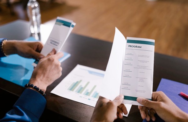 Biuro spausdintuvas 2025-aisiais: ką turi mokėti įrenginys, kuris neerzina