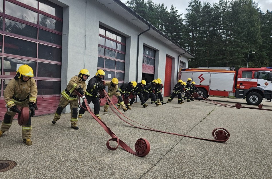 Prasidėjo dokumentų priėmimas į 2026 metų Ugniagesio gelbėtojo modulinę profesinio mokymo programą