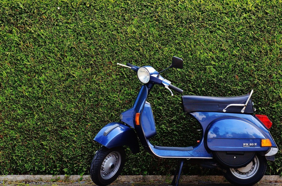 Seimas įtvirtino pareigą būsimiems mopedų vairuotojams laikyti praktikos egzaminą