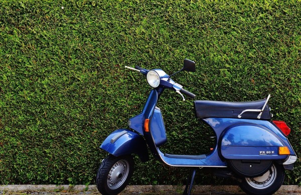 Seimas įtvirtino pareigą būsimiems mopedų vairuotojams laikyti praktikos egzaminą