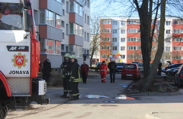 Panerių gatvėje – gaisras, žuvo dvi moterys