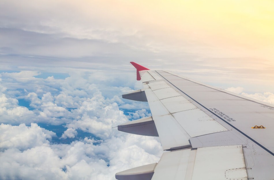 Šios klaidos perkant lėktuvo bilietus lietuviams kasmet kainuoja šimtus eurų: darote bent vieną iš jų?