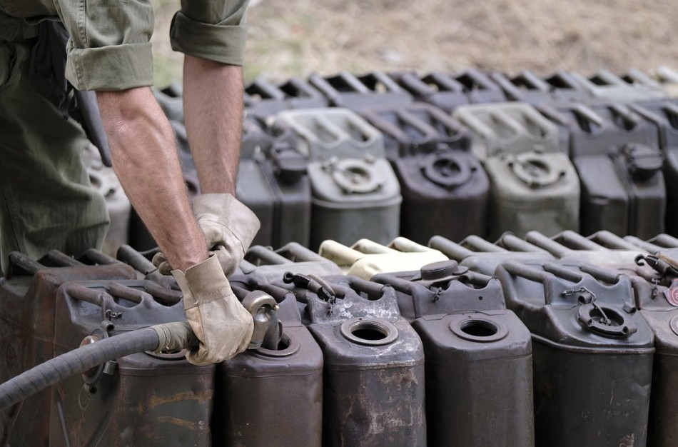 Jonavos rajone iš ekskavatoriaus pagrobti skysčiai