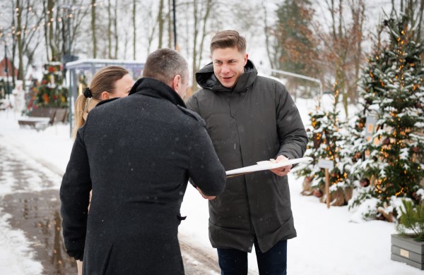 Kalėdinių eglučių miestelio kūrėjams – dovanos
