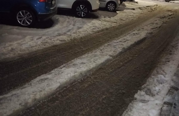 Po slidinėjimo centro atidarymo – skundai dėl netvarkingo parkavimo