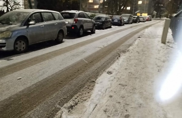 Po slidinėjimo centro atidarymo – skundai dėl netvarkingo parkavimo