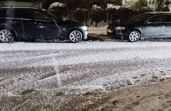 Po slidinėjimo centro atidarymo – skundai dėl netvarkingo parkavimo