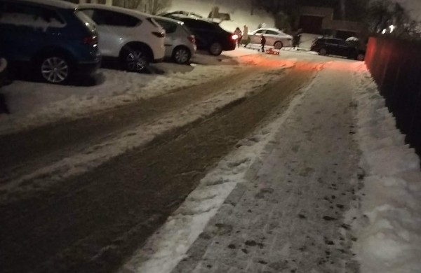 Po slidinėjimo centro atidarymo – skundai dėl netvarkingo parkavimo