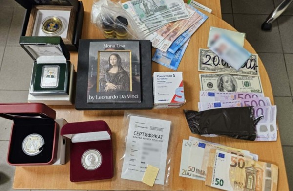 Prieš šventes iš Rusijos gabeno ikrus batuose ir aukso luitą kuprinėje