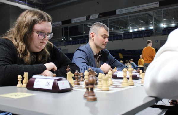 Jonavos sporto arenoje vyko tarptautinis greitųjų šachmatų turnyras treneriui R. Banaičiui atminti 