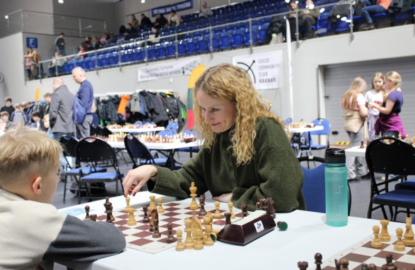 Jonavos sporto arenoje vyko tarptautinis greitųjų šachmatų turnyras treneriui R. Banaičiui atminti 