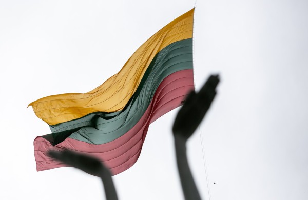 Mokyklos kviečiamos sausio 13-ąją pirmą pamoką skirti Laisvės gynėjų dienai paminėti - sukurtos specialios vaizdo pamokos