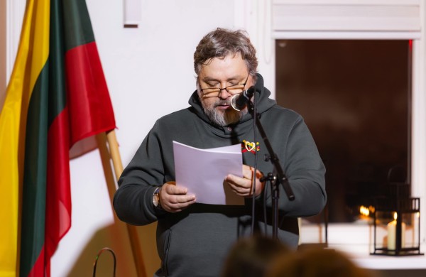 Poezijos, tylos ir laisvės skambesio naktis bibliotekoje