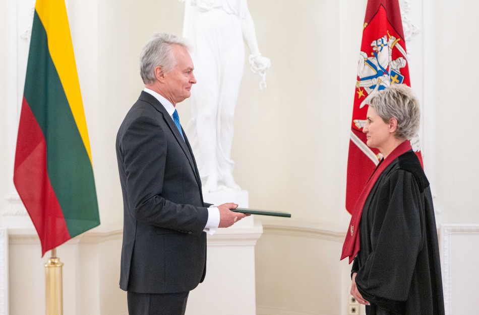 Prezidentas priėmė generalinės prokurorės N. Grunskienės priesaiką
