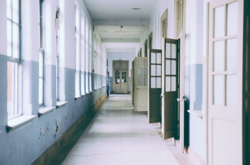 Valstybės kontrolė: užsieniečių vaikų integracija stringa dėl netolygumų savivaldybėse ir vieningo modelio trūkumo