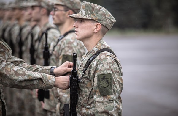 Ar stoti 2026 metais? Ką svarbu žinoti karo prievolininkams planuojantiems ateitį 